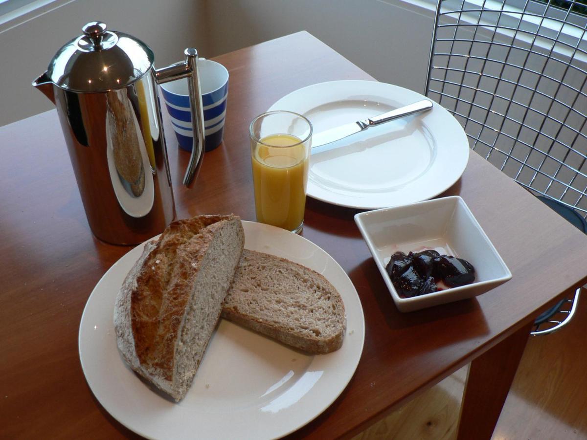 The Boatshed Waterfront B&B พอร์ตแฟรี ภายนอก รูปภาพ