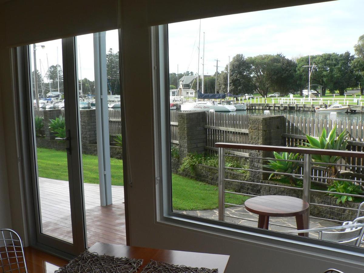 The Boatshed Waterfront B&B พอร์ตแฟรี ภายนอก รูปภาพ